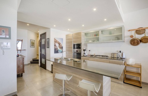 Zebbug Apartment | Lovely Apt with mesmerising view communal pool