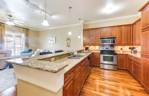 Highlands - Perkins Condo | Lovely Baton Rouge Condo ~ 1 Mi to LSU