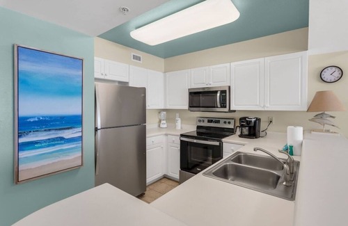 Fort Walton Beach - Destin Condo | Lovely beach-front condo with free beach setup.
