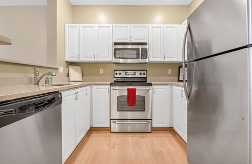Seattle Condo | Lovely Belltown Suite w/Free Parking, Pike Place!