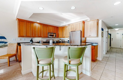Ocean City Condo | Lovely Boardwalk Condo Overlooking Ocean w/Shared Pool, Free WiFi, Balcony