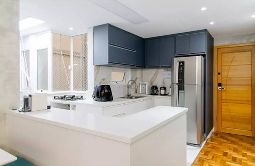 Gloria Apartment | Lovely Retrofit Apartment in Flamengo with Parking WELL LOCATED
