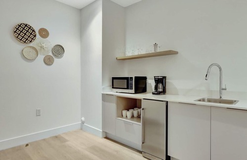 The Roads Apartment | Lovely Brickell Getaway Studio Good for Couple