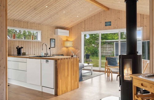 Bøtø By House | Lovely bright summer house in Marielyst