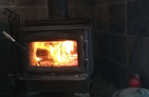Saint-Hippolyte Cottage | Lovely Cabin close to St- Sauveur