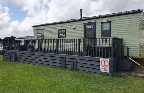 Balminnoch House | Lovely caravan with decking at Three Lochs Holiday Park in Scotland ref 93064TL