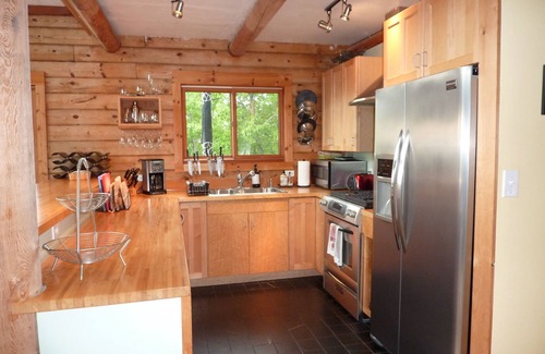 Hollowville House | Lovely Catskill Views, Close to Hudson, 5 minutes from Lake Taghkanic