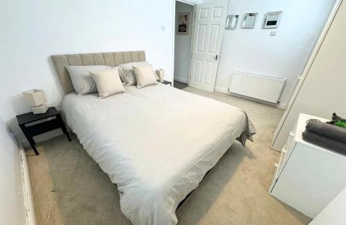 Saint Paul's Apartment | Lovely Central 1BR Flat