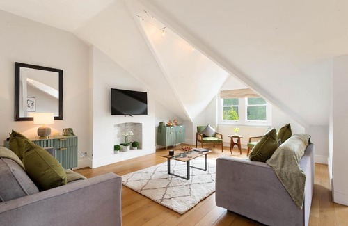 Primrose Hill Apartment | Lovely Central Apartment with Park Views
