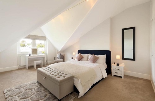 Primrose Hill Apartment | Lovely Central Apartment with Park Views