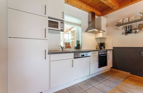 Kotschach-Mauthen Ski Chalet | Lovely chalet with garden near the ski slope