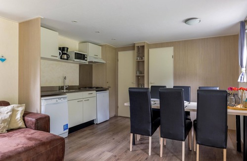 Vessem Ski Chalet | Lovely chalet on beautiful campsite with pool