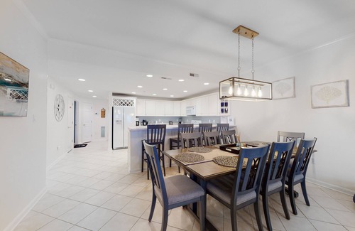 Ocean City Condo | Lovely Condo in Bayfront Location w/Shared Pool, Free WiFi, Private Washer/Dryer