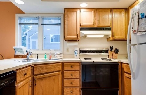 Chautauqua House | Lovely condo is located at the northern end of Chautauqua Institution: RENTS YEAR-ROUND!