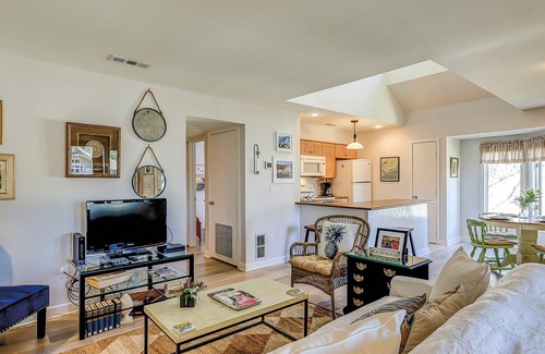 Seabrook Island Villa | Lovely condo near beach with enclosed porch, pool, tennis, and golf access