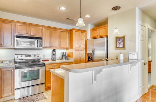 Sugar Mountain Condo | Lovely condo with fireplace and sweeping mountain views
