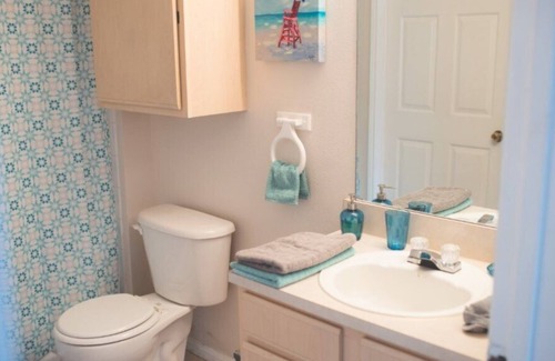 Clearwater Condo | Lovely condo with pool close to beaches!
