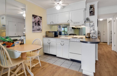 Tybee Island Condo | Lovely condo with balcony, amazing ocean views, pool & tennis