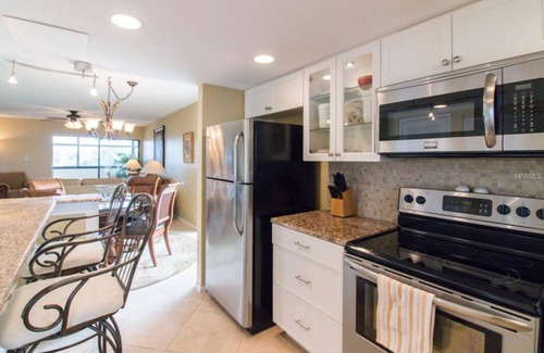 Sarasota Condo | Lovely Condo with View of Lido beach and walking distance to St Armand's Circle