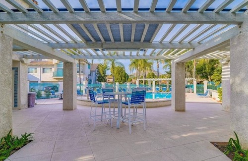 Corona Condo | Lovely Condominium in the Hills