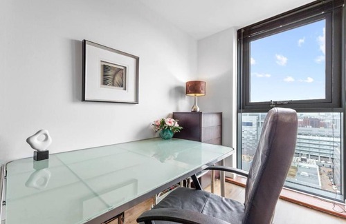 Canary Wharf Apartment | Lovely & Cosy 2 Beds London skyline view