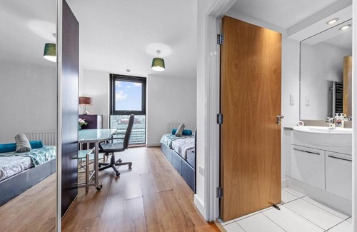 Canary Wharf Apartment | Lovely & Cosy 2 Beds London skyline view