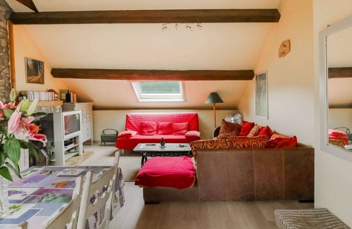 Vierves-sur-Viroin Cottage | Lovely Cottage in Vierves-sur-Viroin with Garden and Terrace