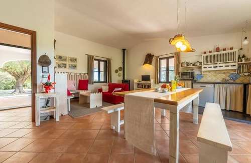 Orosei Villa | Lovely cottage with private wide garden near Orosei