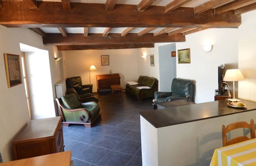 Alle Cottage | Lovely Cottage in Alle with Garden