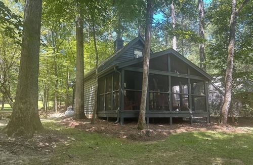 Ellijay Cabin | Lovely cottage/cabin on the Cartecay River in Ellijay