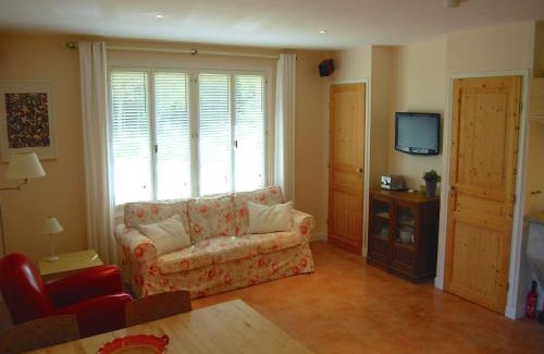 Valreas House | Lovely Cottage in Valréas with Swimming Pool