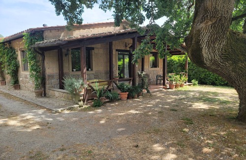 Grotte di Castro House | Lovely cottage in farmhouse with private pool between Tuscany and Umbria