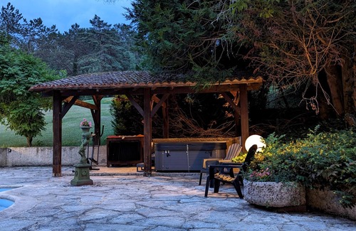 Urval House | Lovely cottage on small domain with pool