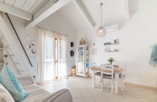 Sassari House | Lovely cottage with sea views, walking distance from beaches: Casa Ginepro
