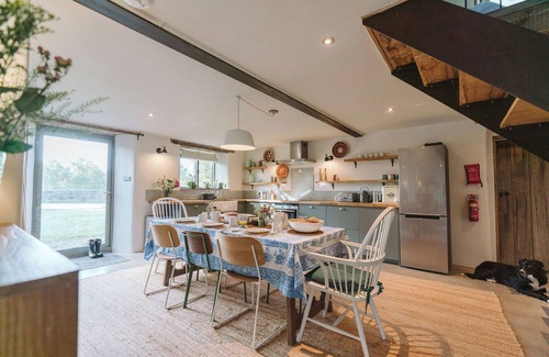 Clyro House | Lovely countryside cottage with river access and mountain views