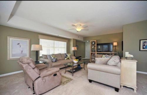 New Smyrna Beach Apartment | Lovely & Cozy 3 bedroom with pool