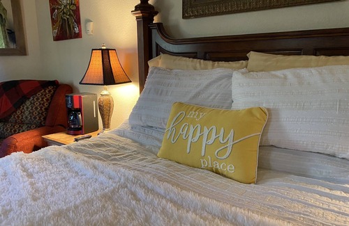 Chama Cabin | Lovely cozy room with great amenities