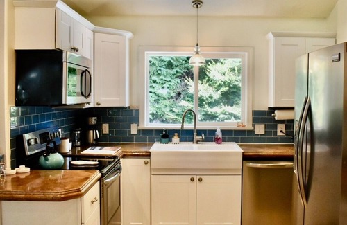 Brookings House | Lovely Craftsman Beach House in downtown, close to everything!