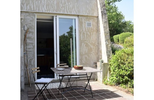 Barjols Apartment | Lovely detached cocoon in green property-terrace/garden