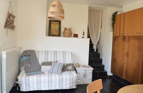 Barjols Apartment | Lovely detached cocoon in green property-terrace/garden
