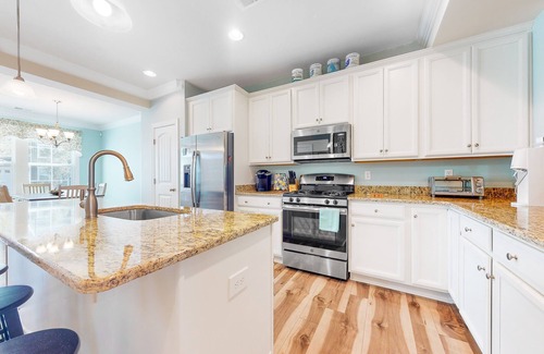 Sawgrass South House | Lovely, dog-friendly townhouse near the beach with a pool & washer/dryer