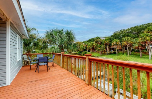 Edisto Island House | Lovely, Dog-Friendly House Close to Beach w/Free WiFi, Central AC, Private Pool