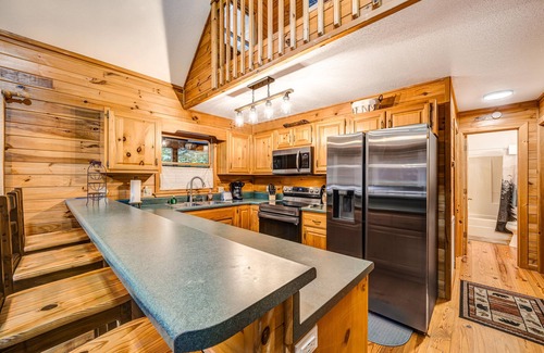 Epworth Cabin | Lovely dog-friendly creekside cabin with fireplace, hot tub, & fire pit