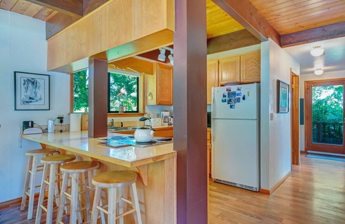 Index Cabin | Lovely dog-friendly home on banks of the Skykomish river w/mountain views