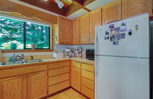 Index Cabin | Lovely dog-friendly home on banks of the Skykomish river w/mountain views
