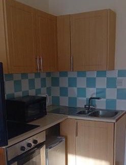 Tullamore Apartment | Lovely double bed private studio in tullamore town