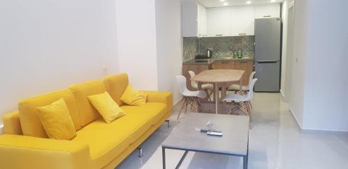 Vlore Apartment | Lovely duplex apartment with patio, 100m from the beach!
