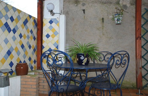 Albi Apartment | Lovely Duplex Inner Court and Semi-Covered Terrace