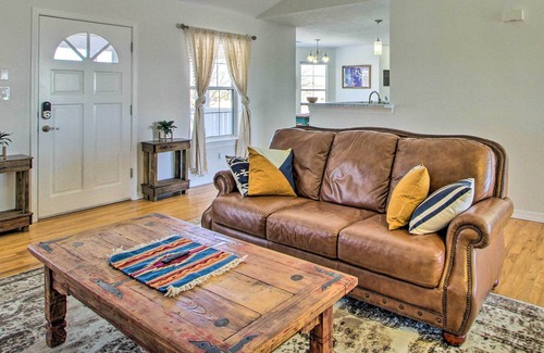Edgewood House | Lovely Edgewood Home ~ 34 Mi to Albuquerque!
