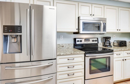 Orange Beach Condo | Lovely, Eighth-Floor Condo w/Shared Pool, Tennis Court, Sauna + WiFi, Central AC